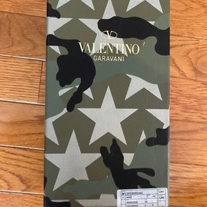 Valentino Wallet. NWOT.